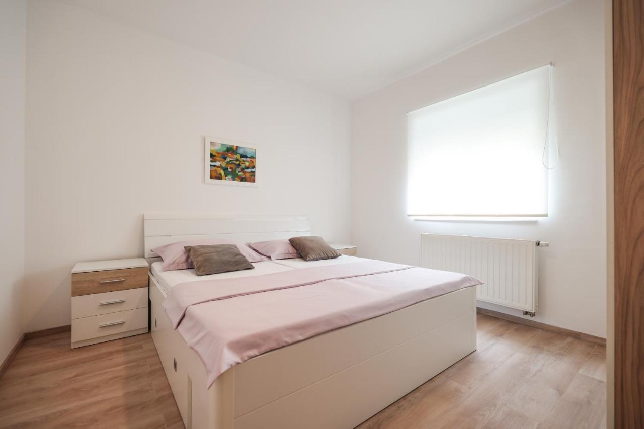 Apartment Leon Бибинє Екстер'єр фото