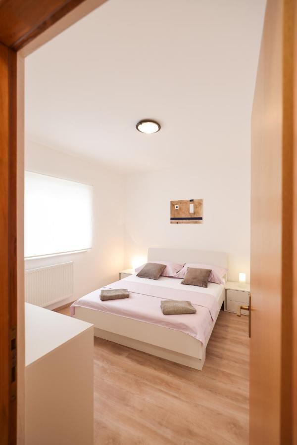 Apartment Leon Бибинє Екстер'єр фото